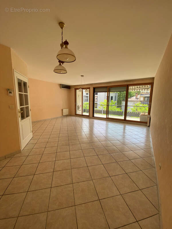 Appartement à LYON-9E
