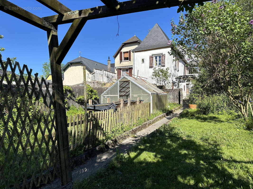 Maison à OLORON-SAINTE-MARIE