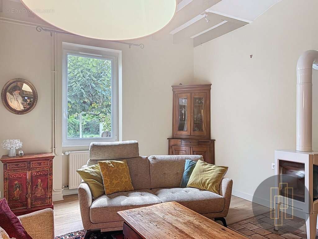 Maison à VILLEFRANCHE-SUR-SAONE