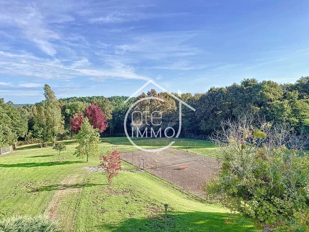 Maison à SAINT-EMILION