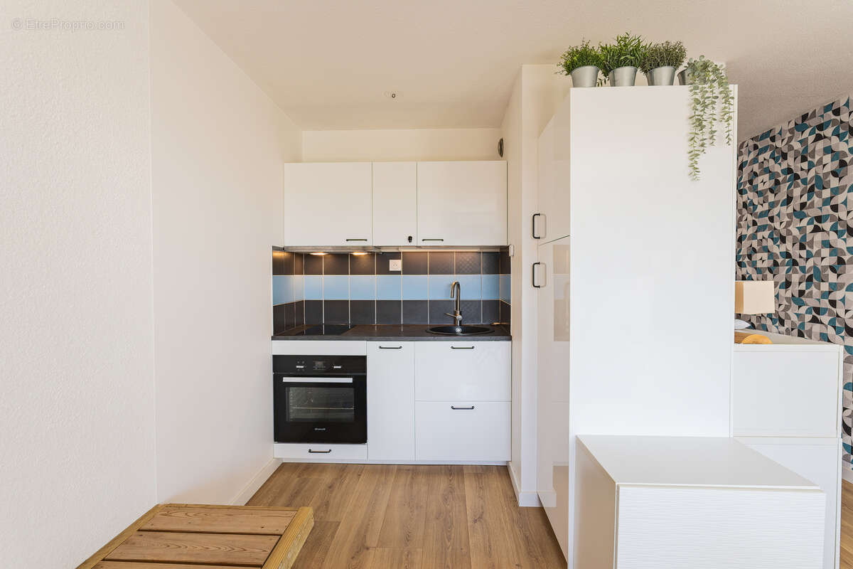 Studio rénové avec coin nuit, a deux pas de la plage - photo 2