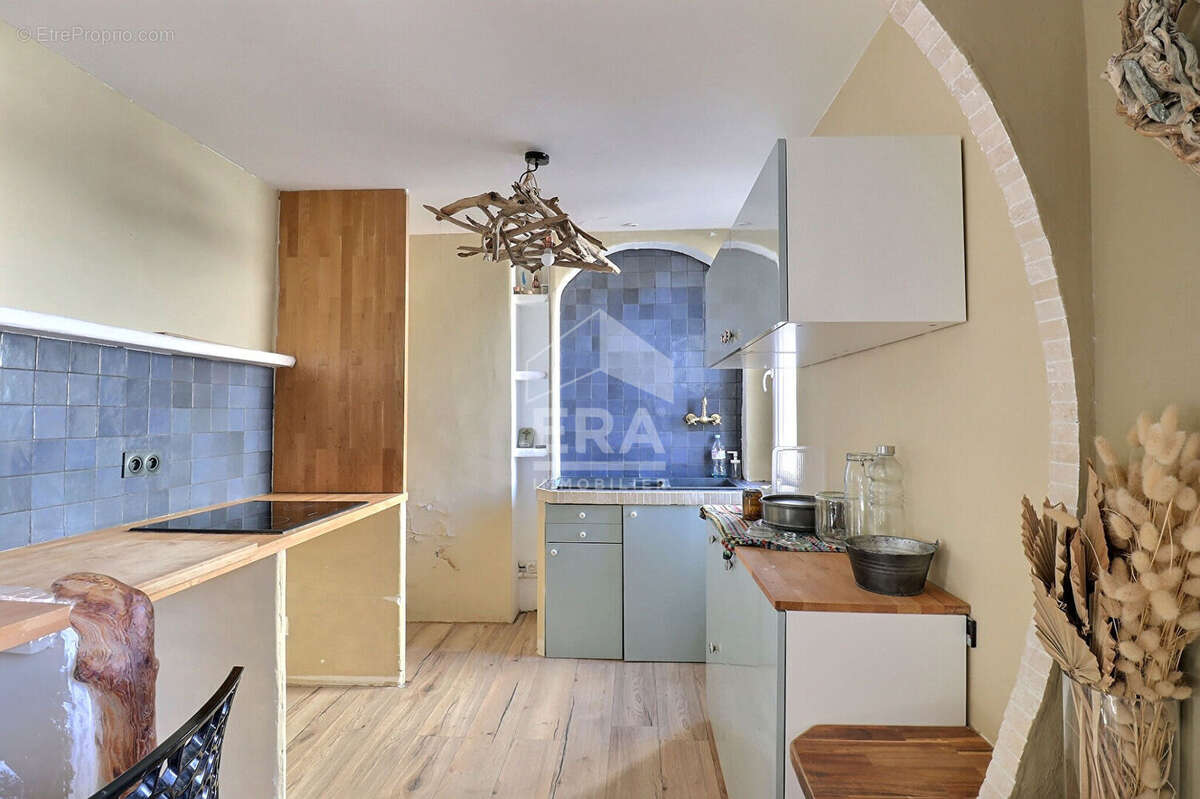 Appartement à MARSEILLE-1E