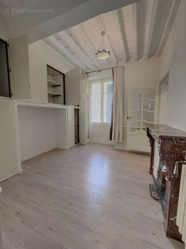 Appartement à VILLENEUVE-LES-AVIGNON