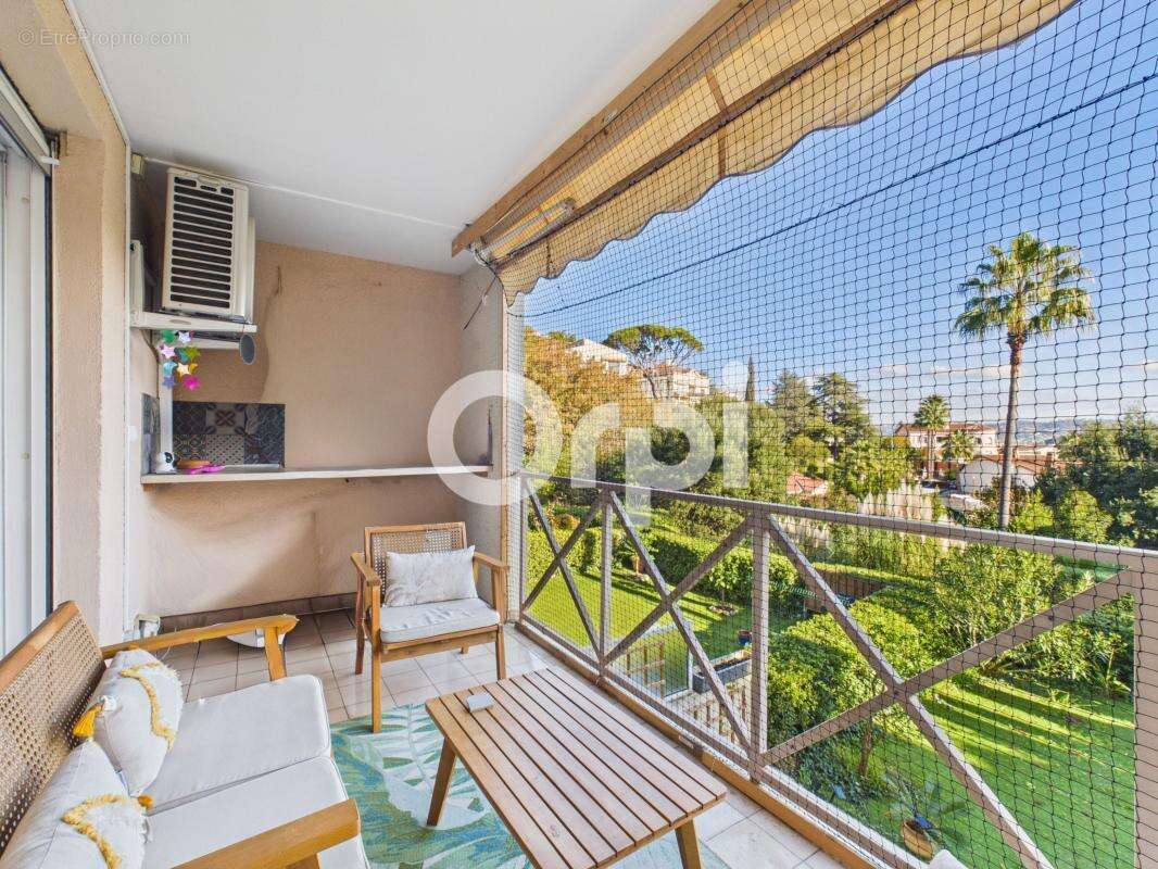 Appartement à MANDELIEU-LA-NAPOULE