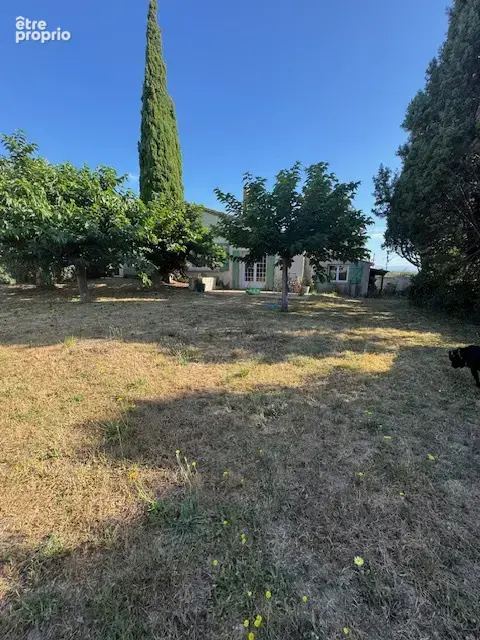 Maison familiale de 205m2 sur un terrain entièrement clos de 2200m2 - photo 5