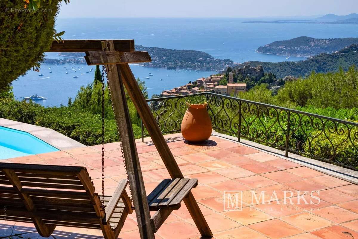 Maison à EZE