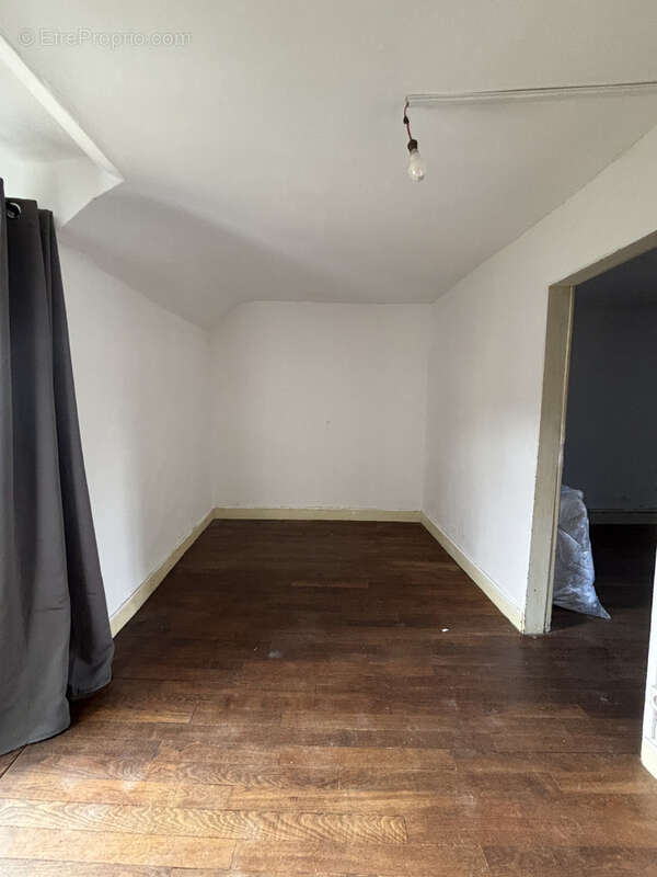 Maison à SAINTE-COLOMBE-SUR-SEINE