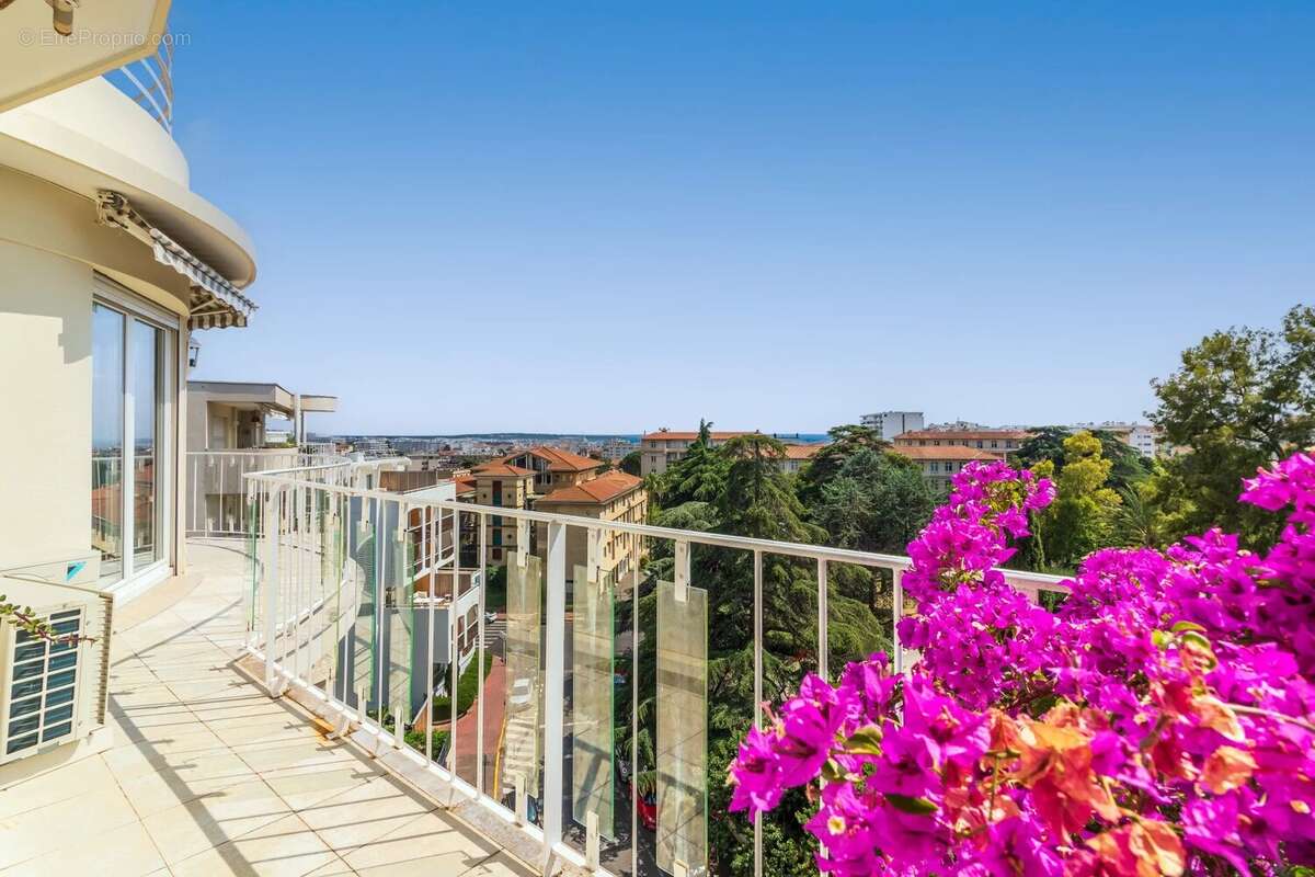 Appartement à LE CANNET