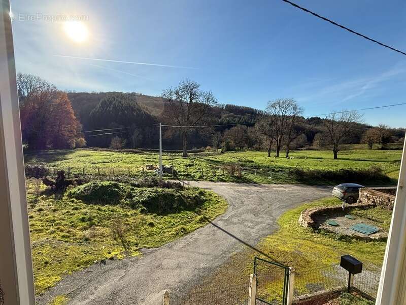 Maison à BUSSIERE-DUNOISE