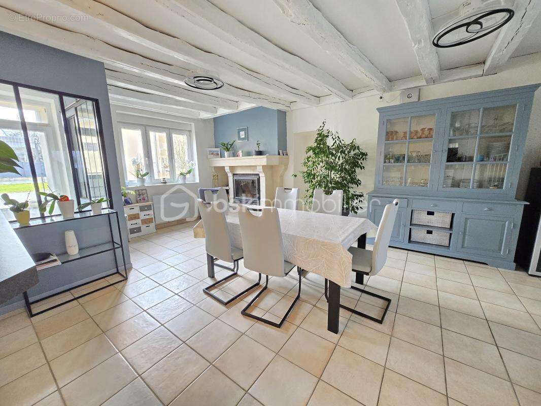 Magnifique Maison de Village de 251m² avec dépendances et piscine à Marzy - photo 2