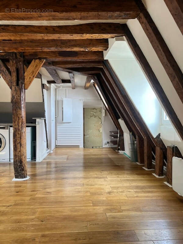 Appartement à PARIS-2E