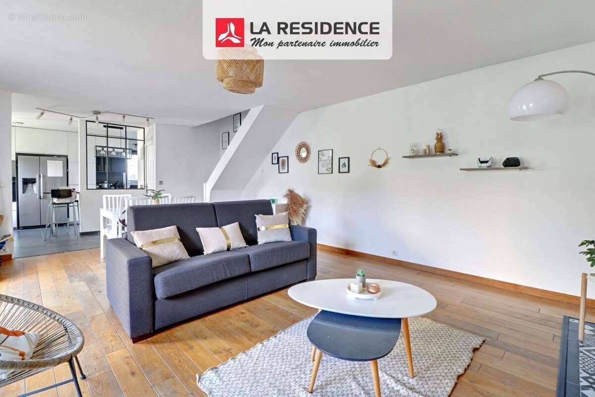 Maison à JOUY-LE-MOUTIER