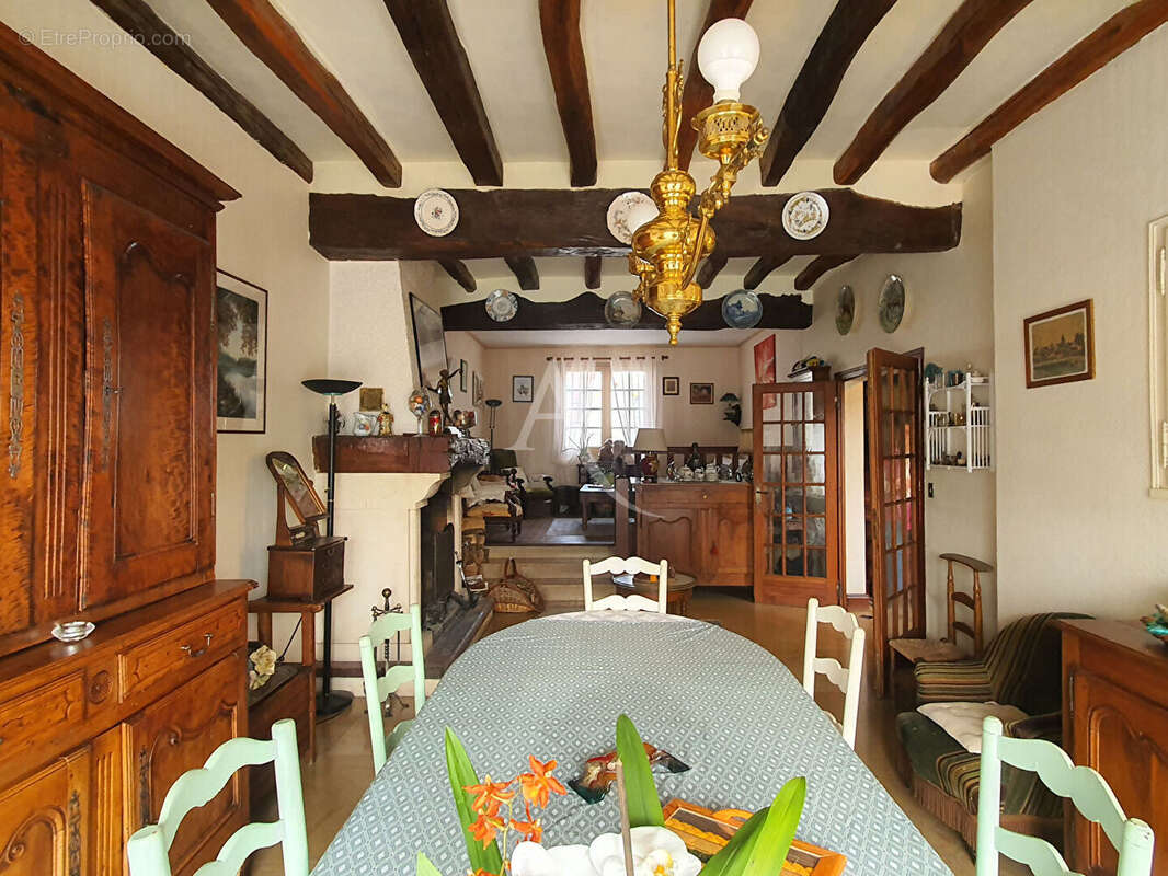 Maison à NOYERS-SUR-CHER