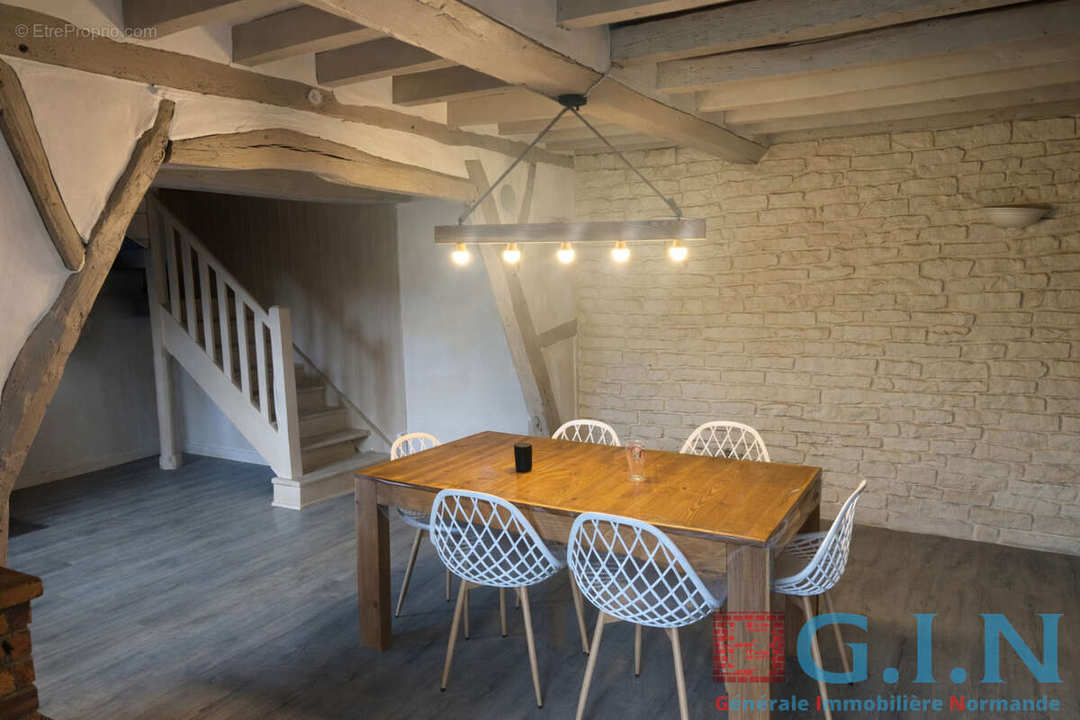 Maison 4 pièces 130m2 Terrain de 3500m2 - photo 2