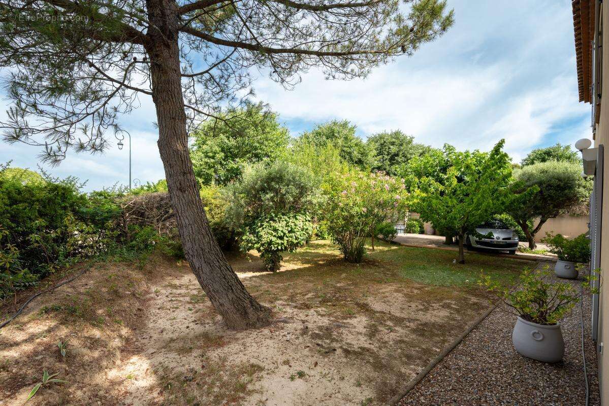 Maison T5  Piscine / Garage / proximité toutes commodités - photo 14