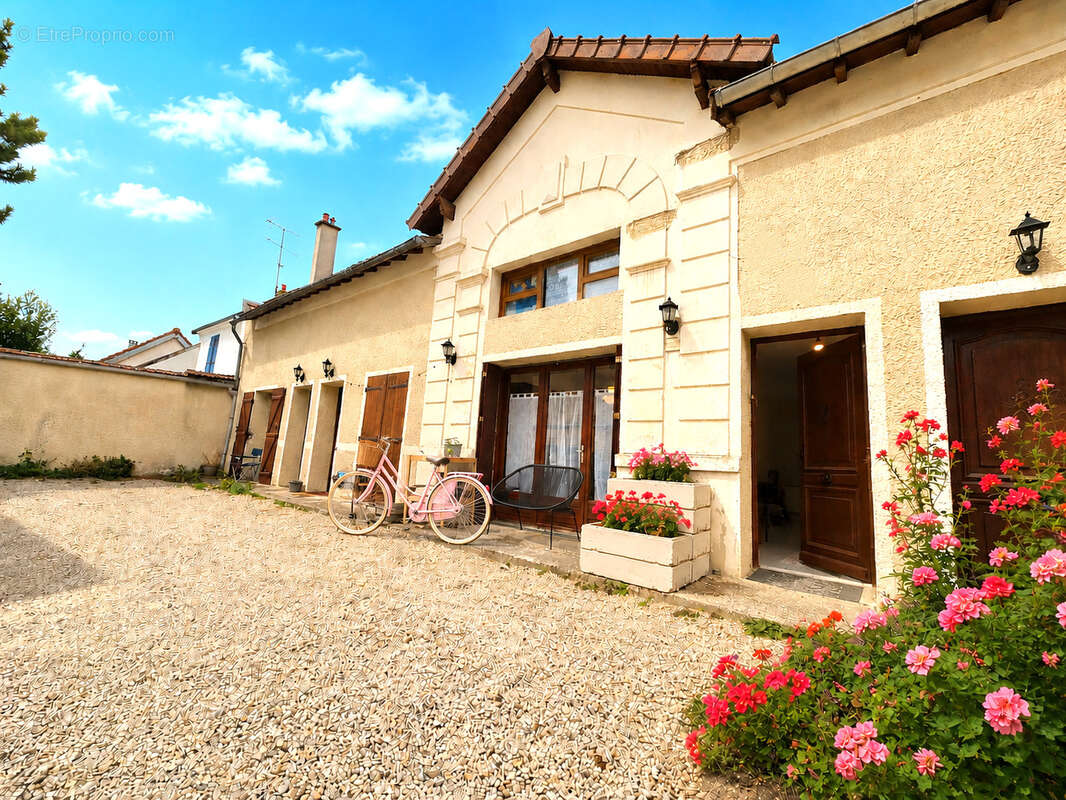 Grand duplex en F2 au Centre-Ville de Esbly - photo 10