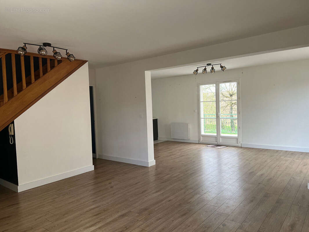 Maison à VERNOU-SUR-BRENNE