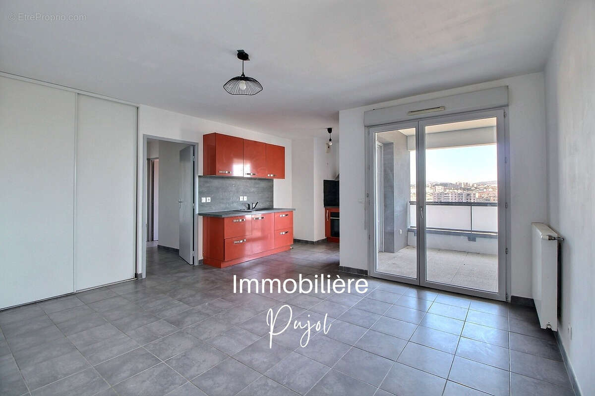 Appartement à MARSEILLE-2E