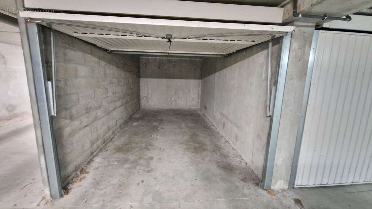 Parking à BOURGOIN-JALLIEU