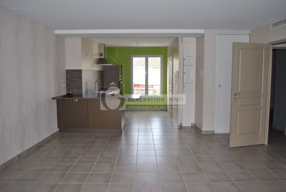 Appartement à FONTVIEILLE