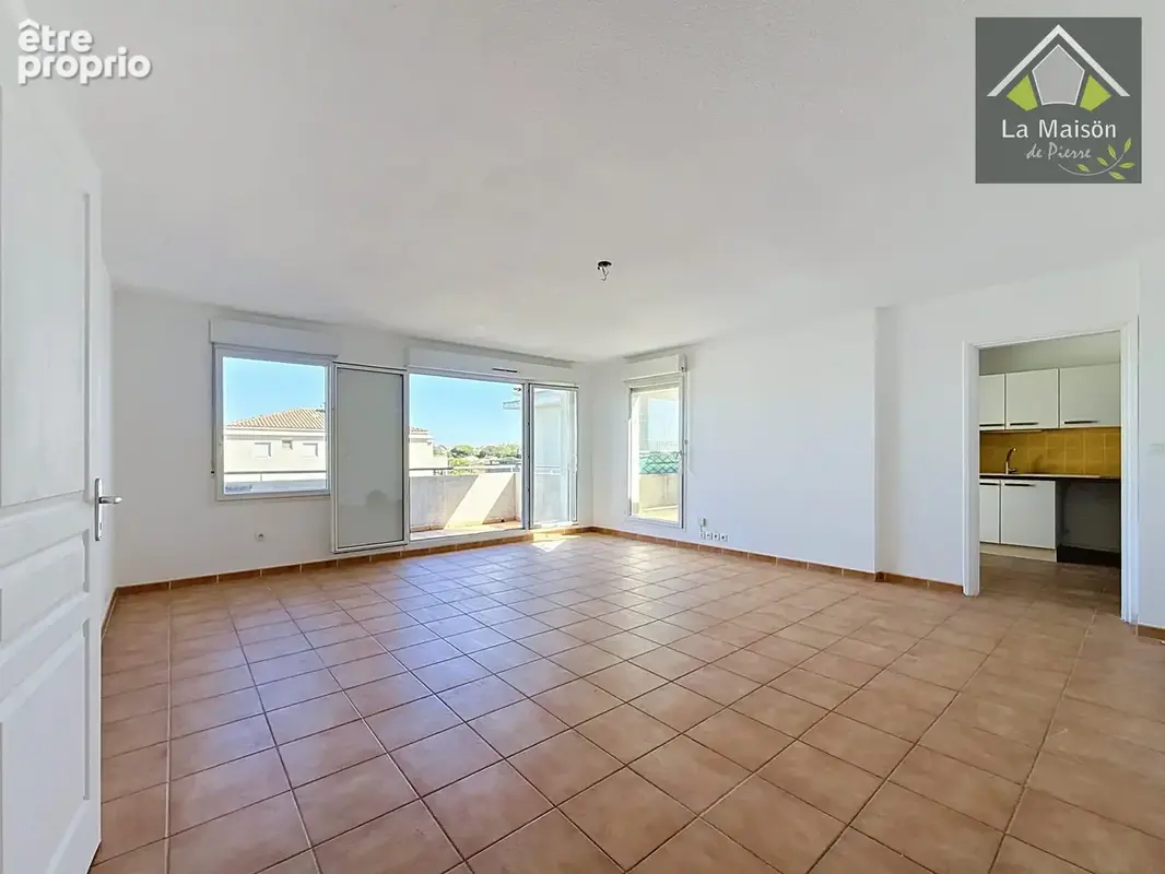Appartement 3 pièces 67 m² à vendre à Istres (13800) - photo 2