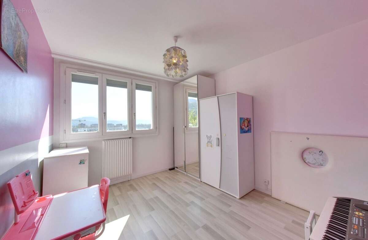 Appartement à SAINT-MARTIN-D'HERES