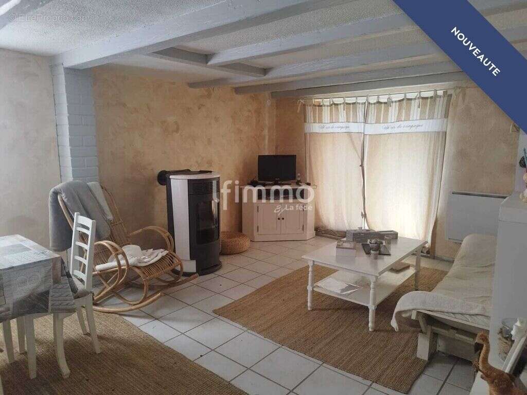 Maison avec dépendances sur 35 ares - photo 2