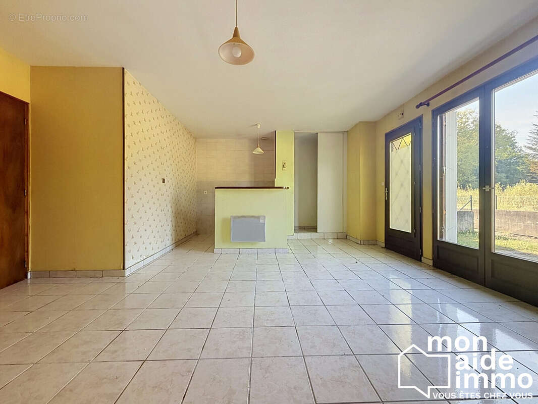 Maison 181 m² à La Coquille  - photo 6