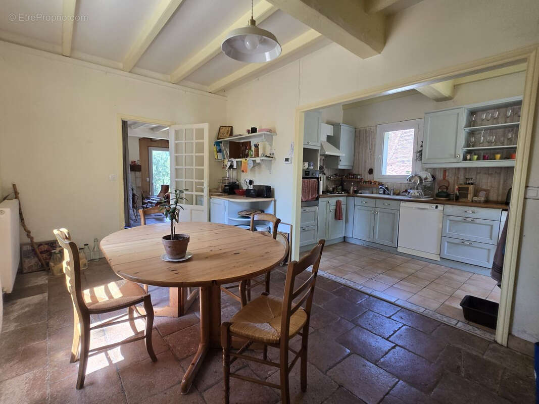 Ensemble de 3 habitations sur un parc de 2ha76 avec étang! - photo 6