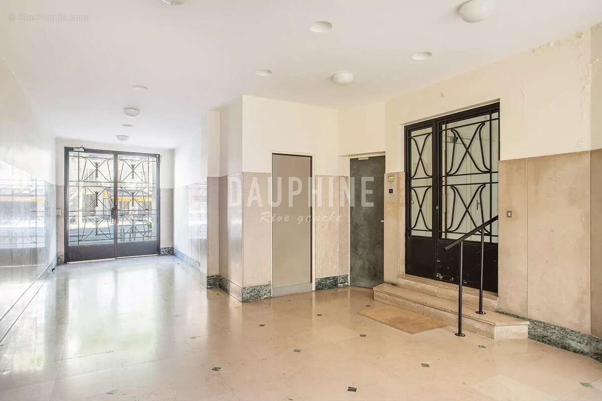 Appartement à PARIS-14E