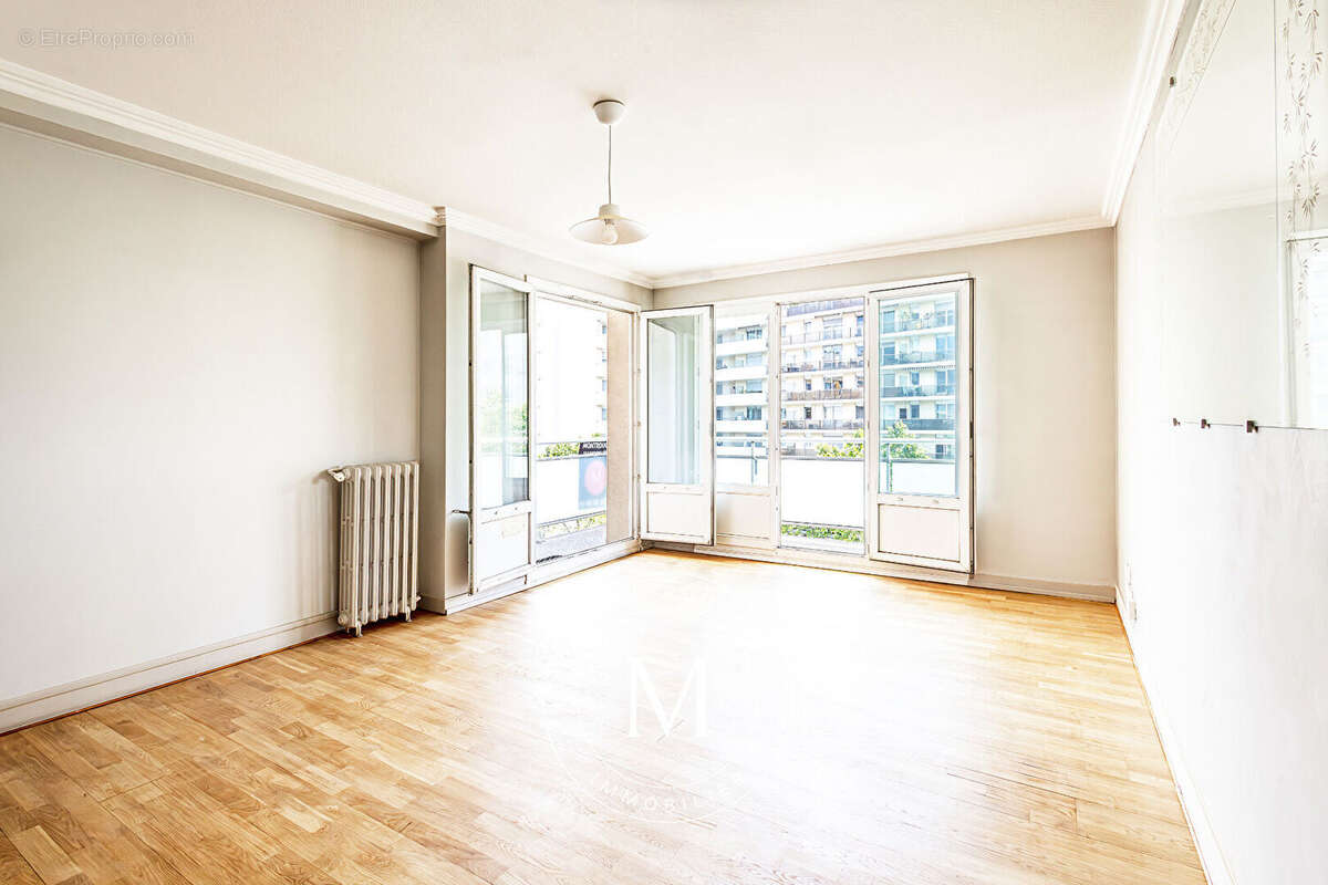 Appartement à MONTROUGE