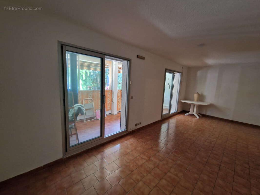 Appartement à SIX-FOURS-LES-PLAGES