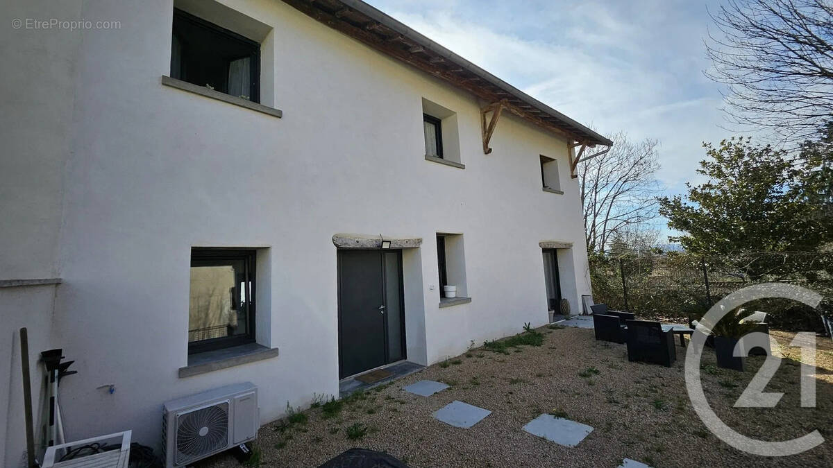 Maison à REYRIEUX