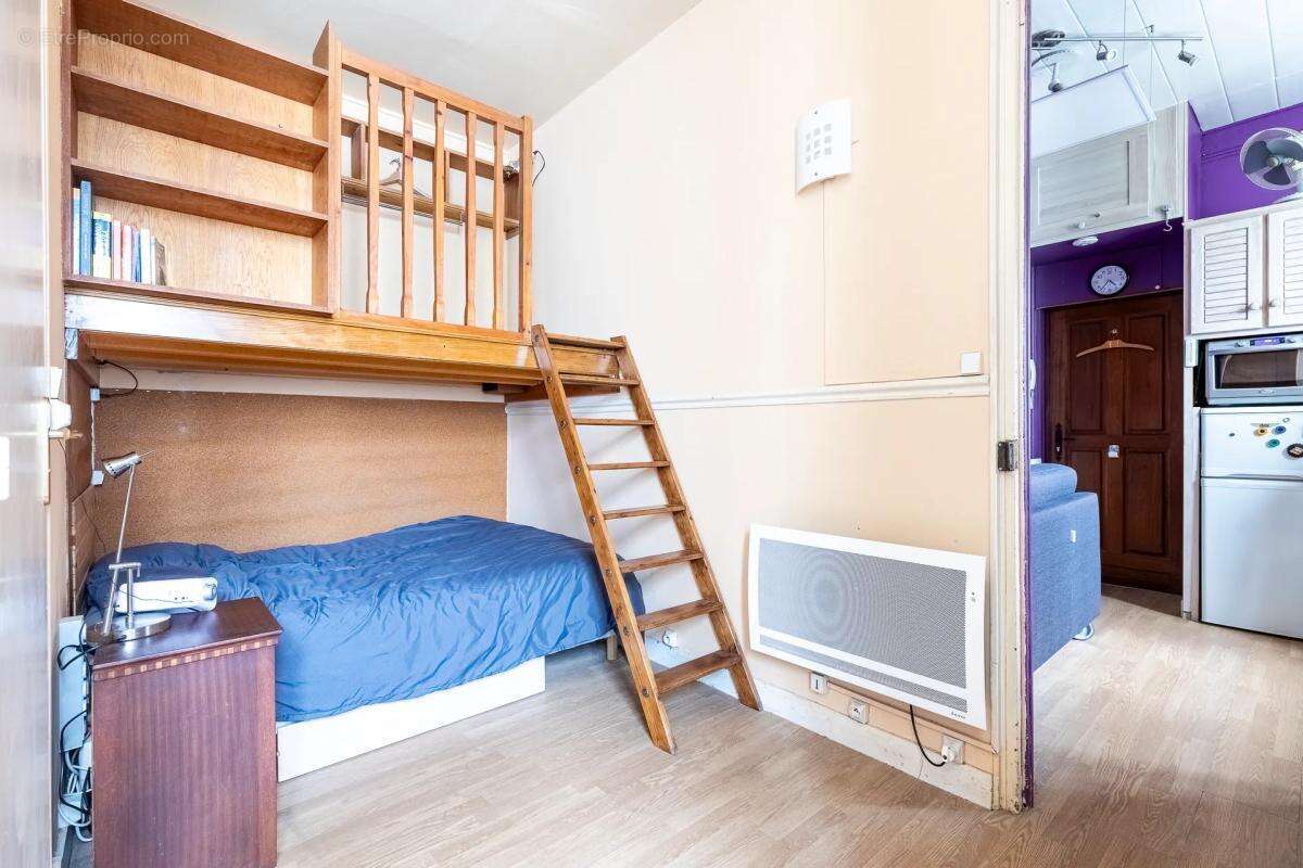 Appartement à PARIS-10E