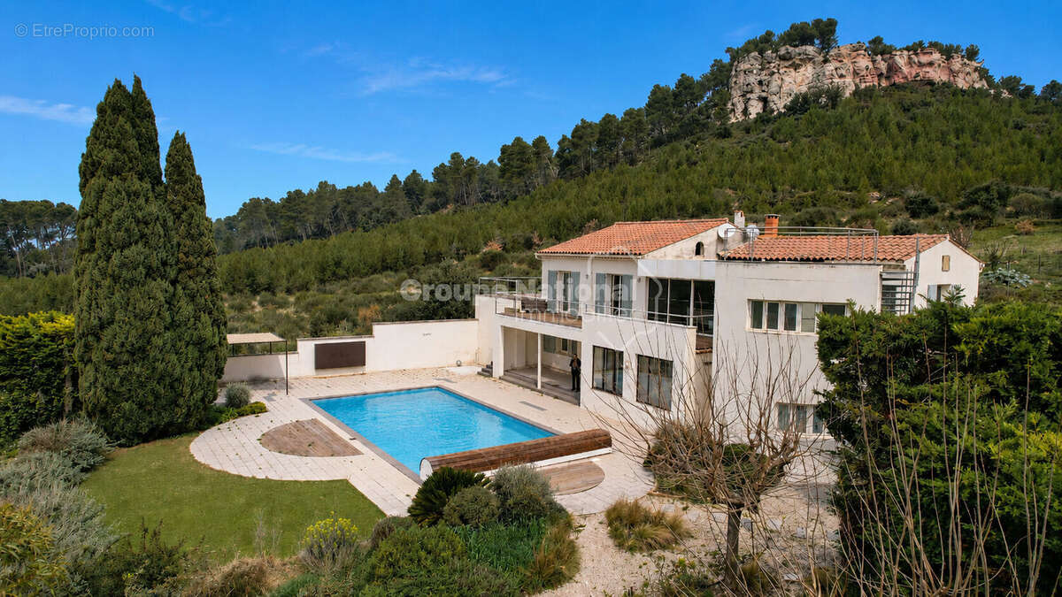 Maison à ORGON