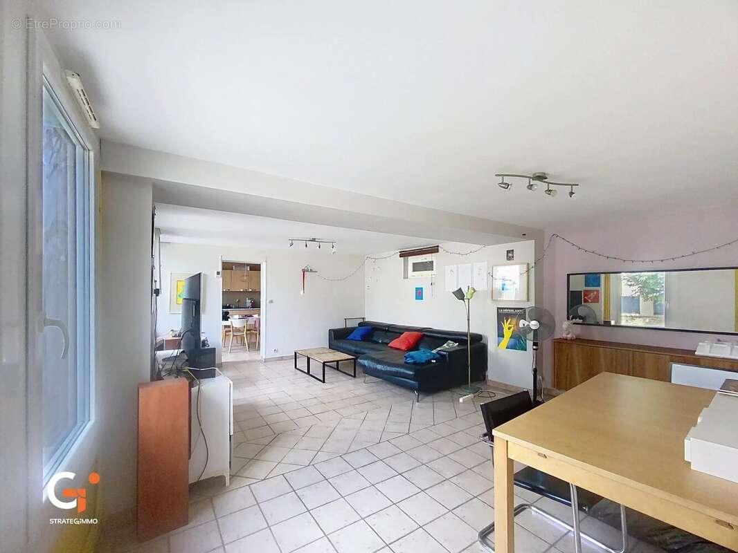ELBEUF - Maison 135 m²  sur 223 m² Terrain - photo 5