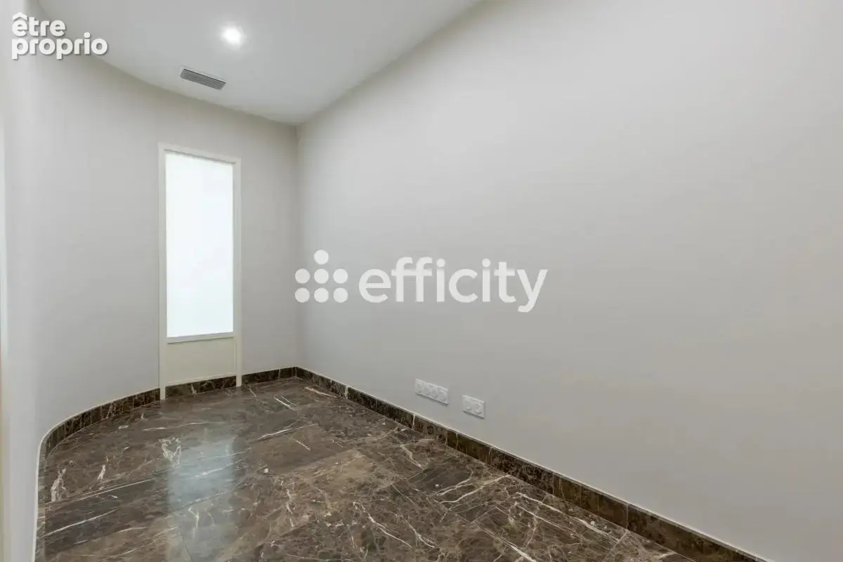 Commerce 152 m² à Avignon  - photo 10