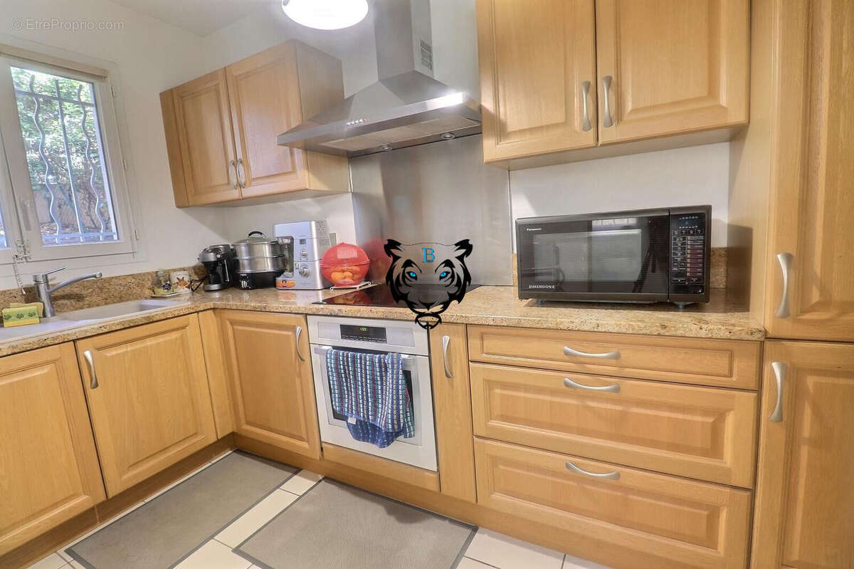 Maison à ROQUEBRUNE-SUR-ARGENS