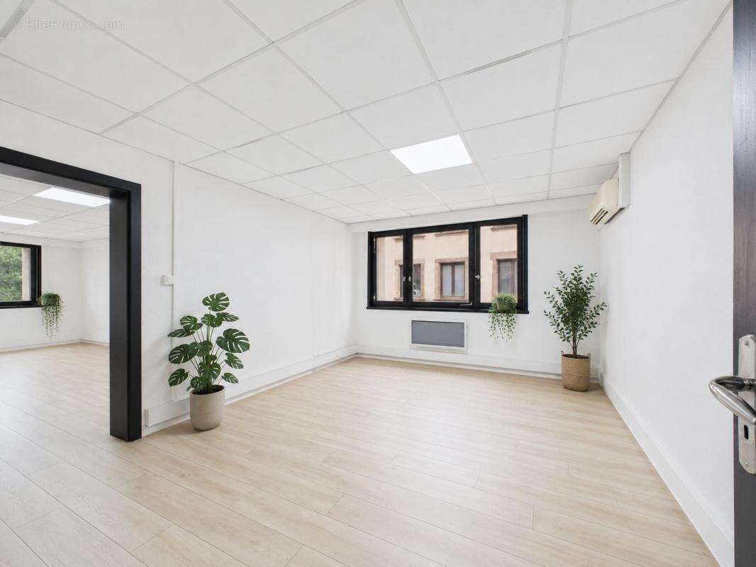 Appartement À Vendre Adresse rare, potentiel unique, quartier des Tanneurs - photo 7