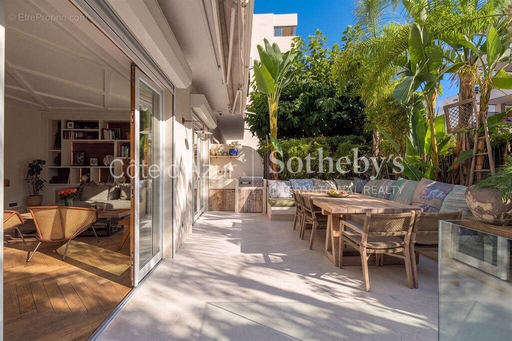 Appartement de prestige à Cannes Palm Beach avec terrasse paysagée, piscine privée et garage - photo 2