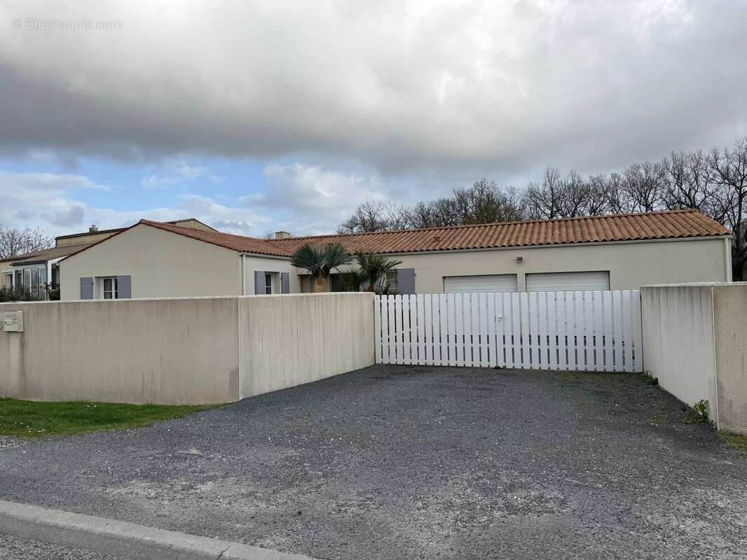 Maison à PISANY
