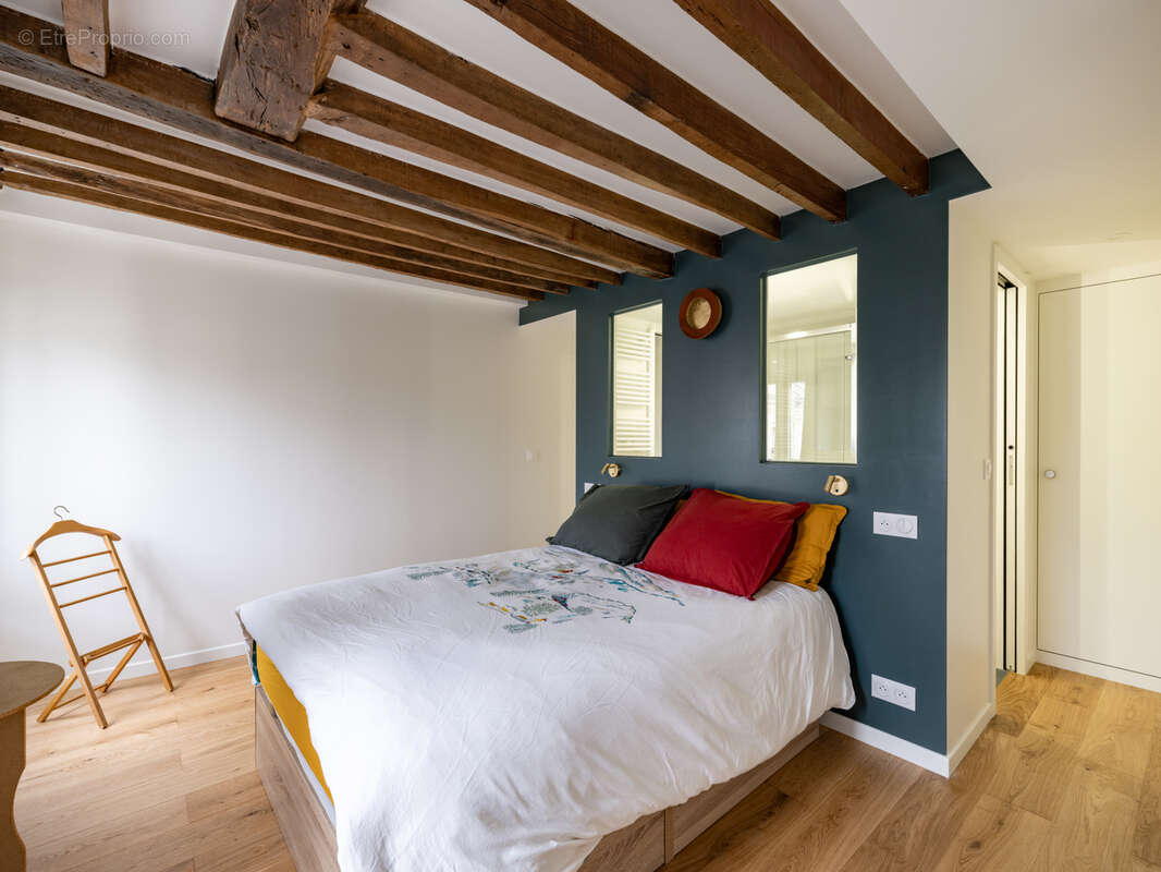 Appartement à PARIS-3E