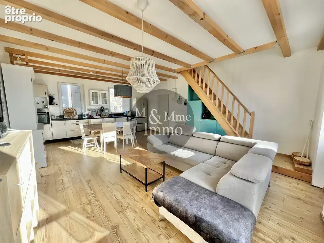 Appartement type 3 rénové au cœur du village - photo 3