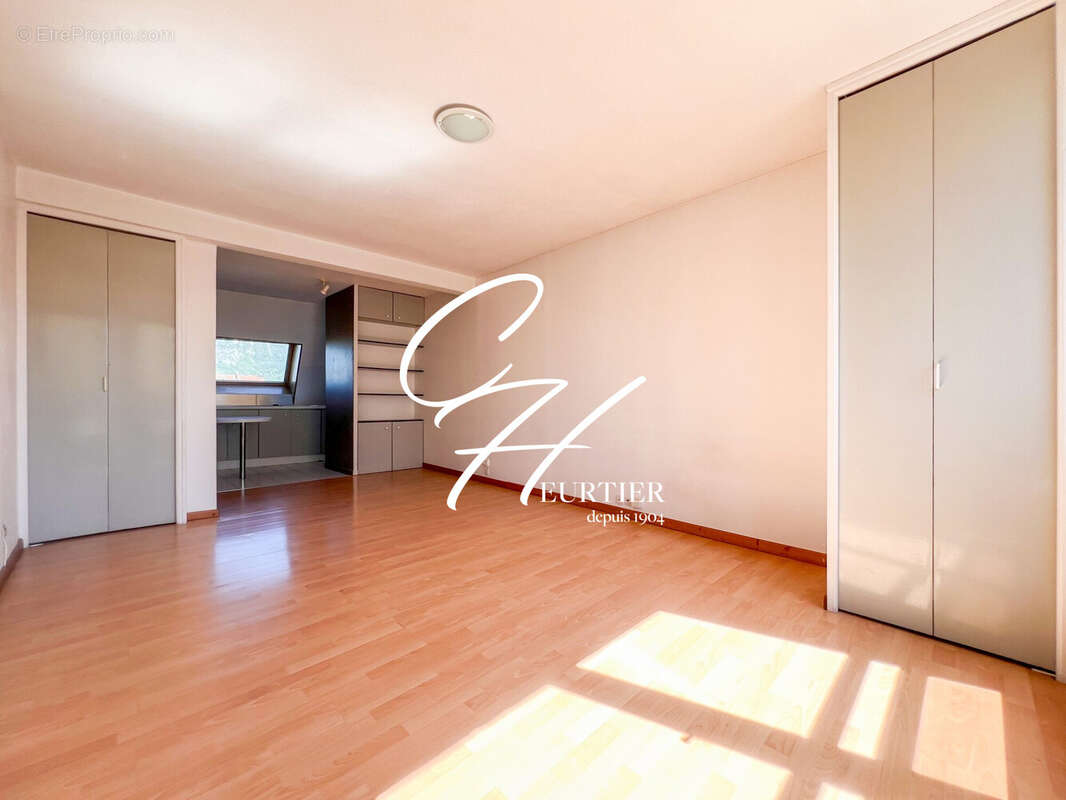 Appartement à FONTAINE