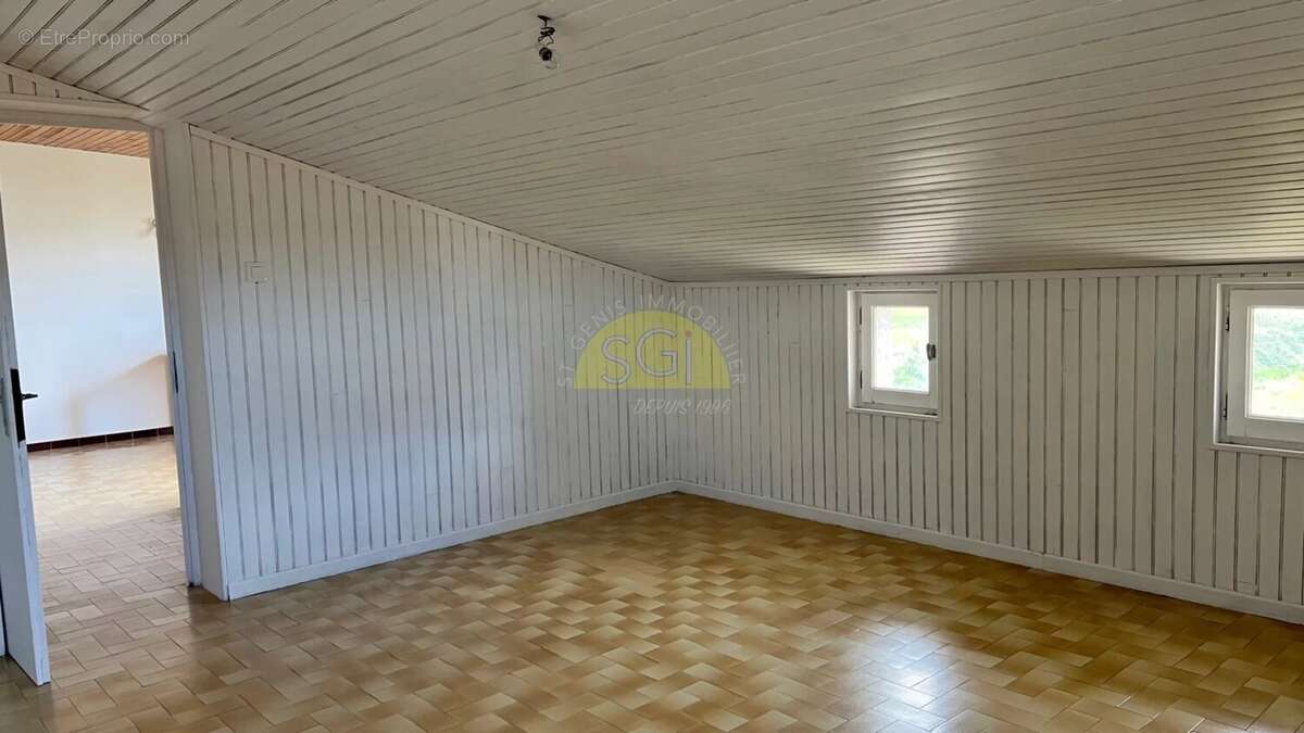 Maison à SAINT-GENIS-DES-FONTAINES