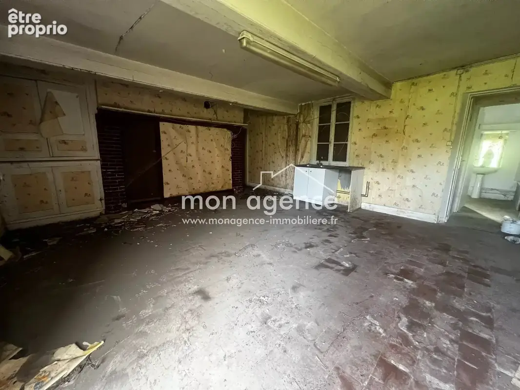 Longère à rénover avec bâtiments sur environ 2200m2 de terrain - photo 4