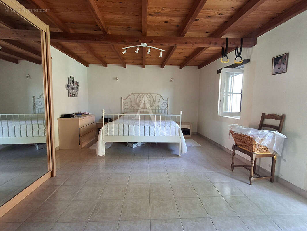 Maison 9 pièces 242 m2 avec dépendances. 5 min de SAINTES - photo 4
