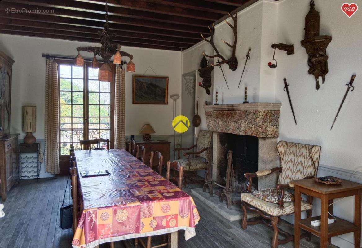 Maison à CHENIERS