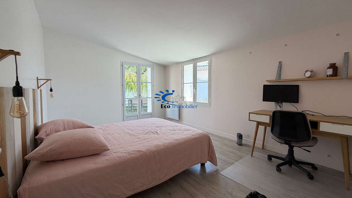 Exclusivite saint ouen d'aunis maison type longere 2 chambres + jardin - photo 12