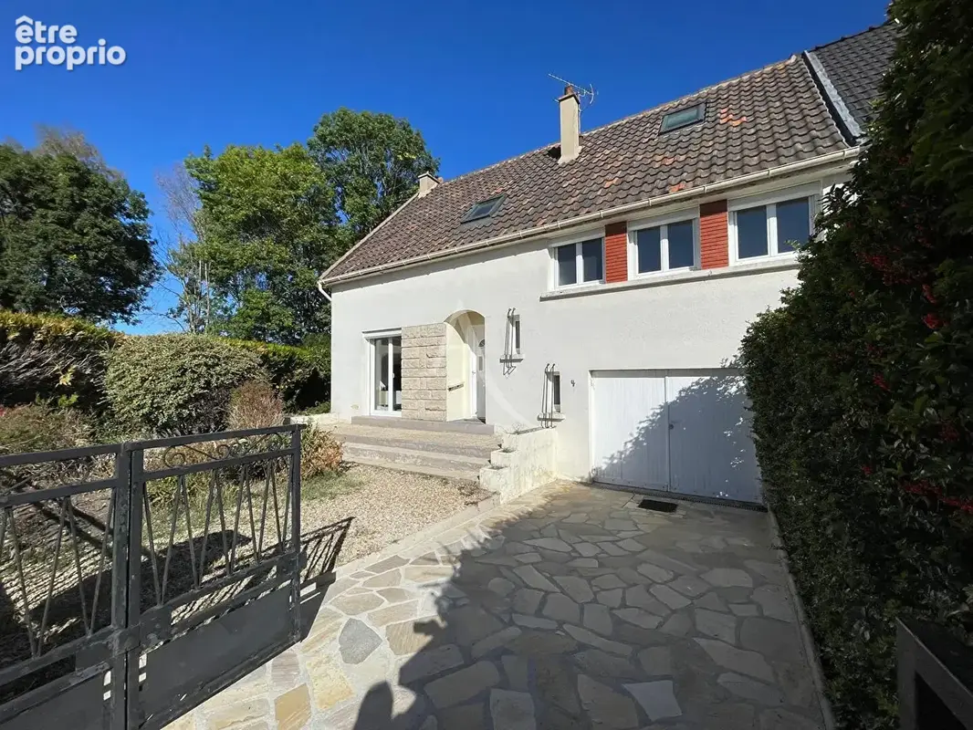 Maison Chevry Cossigny 5 pièces 103 m² + combles aménageables sur 589 m² de terrain - photo 1